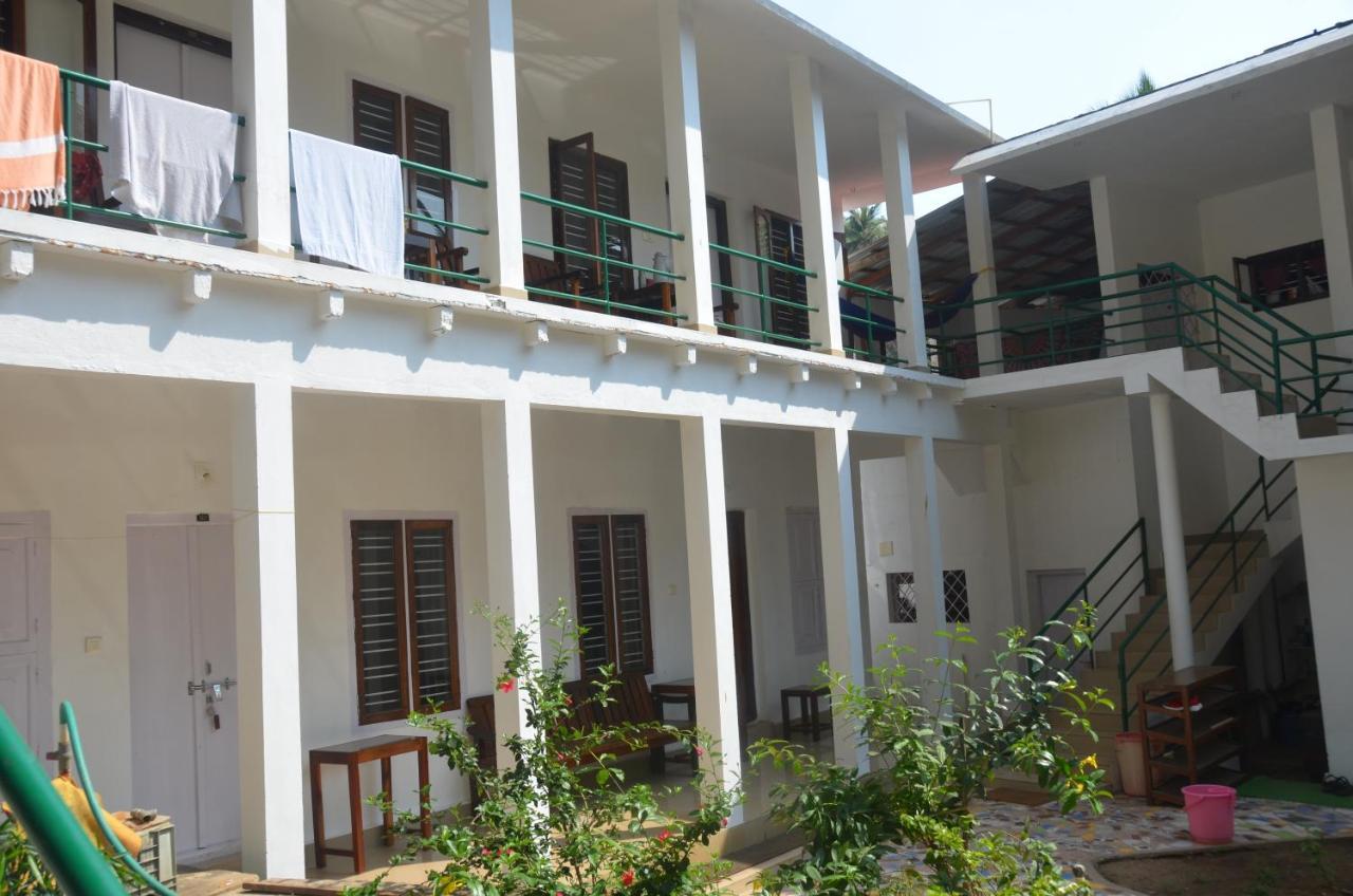 Arya Homestay Bougain Villa Gokarna  Luaran gambar