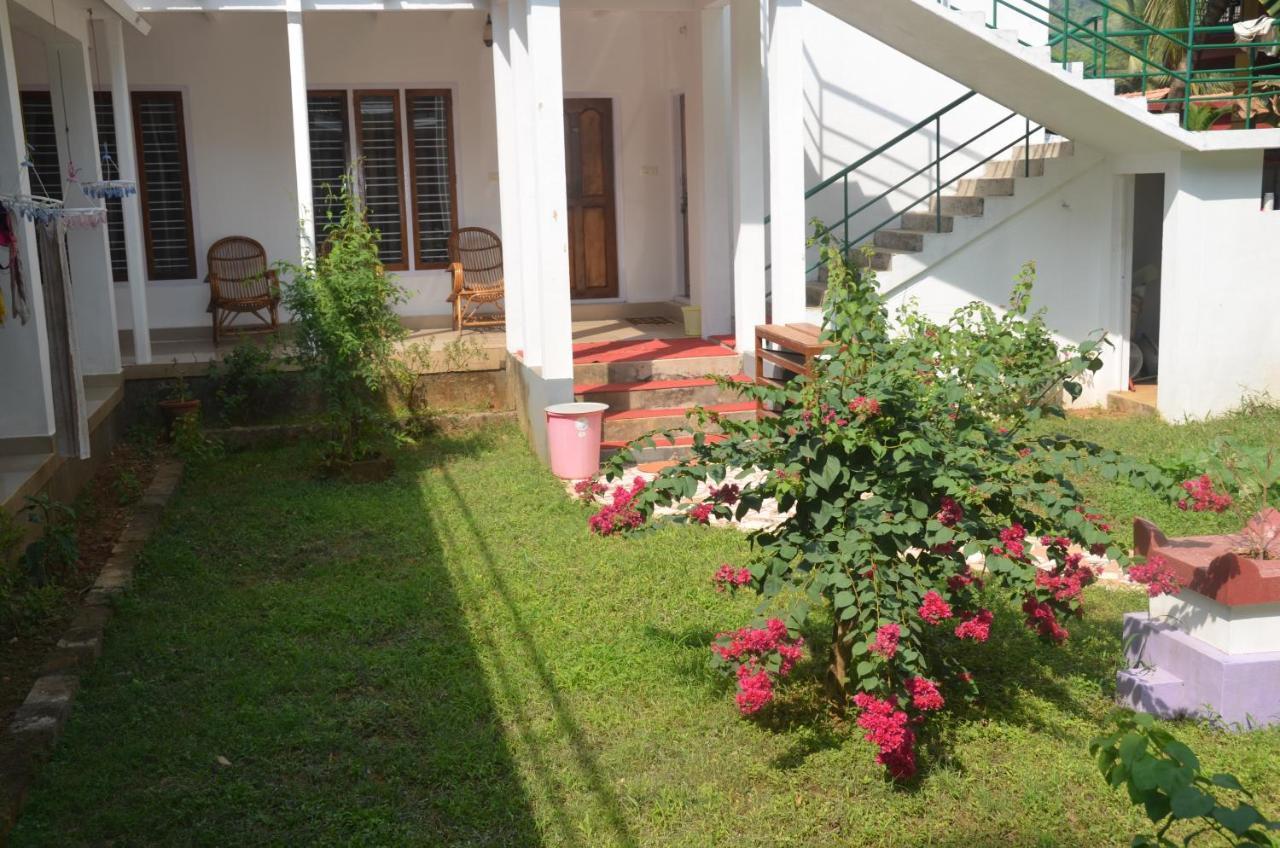 Arya Homestay Bougain Villa Gokarna  Luaran gambar