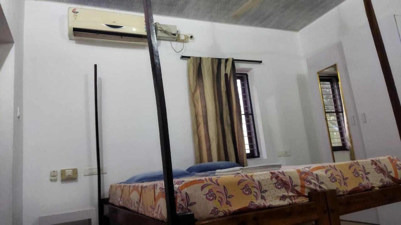 Arya Homestay Bougain Villa Gokarna  Luaran gambar